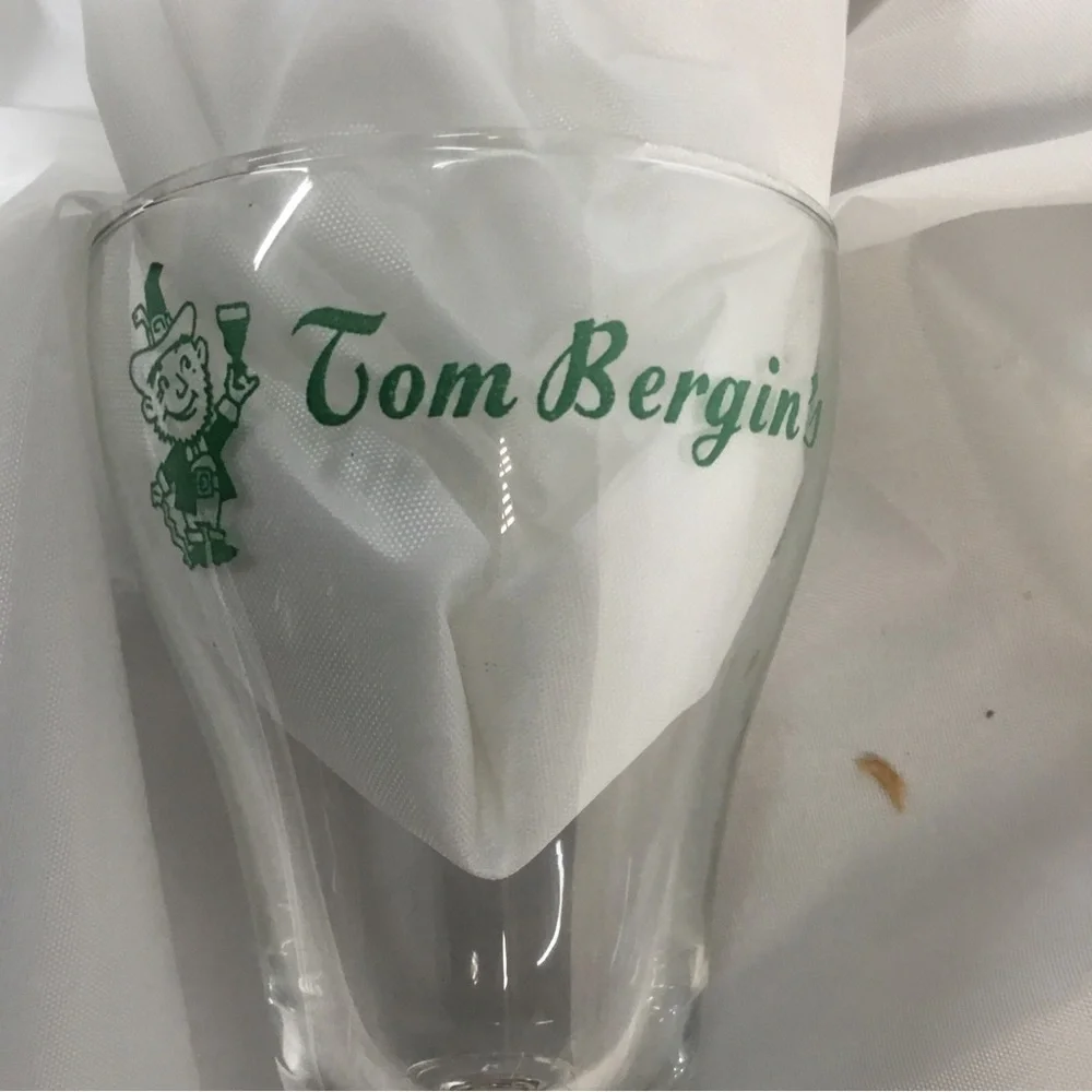 2 Tom Bergin’s House Of Irish Coffee Glasses 5.5” Leprechaun Stem VTG Green
